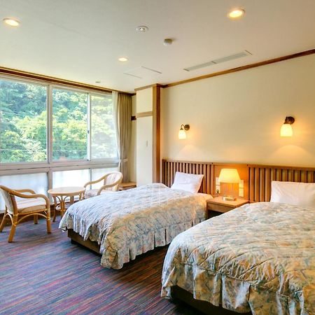 Yugawara-Onsen Manyoso Hotel Exterior foto