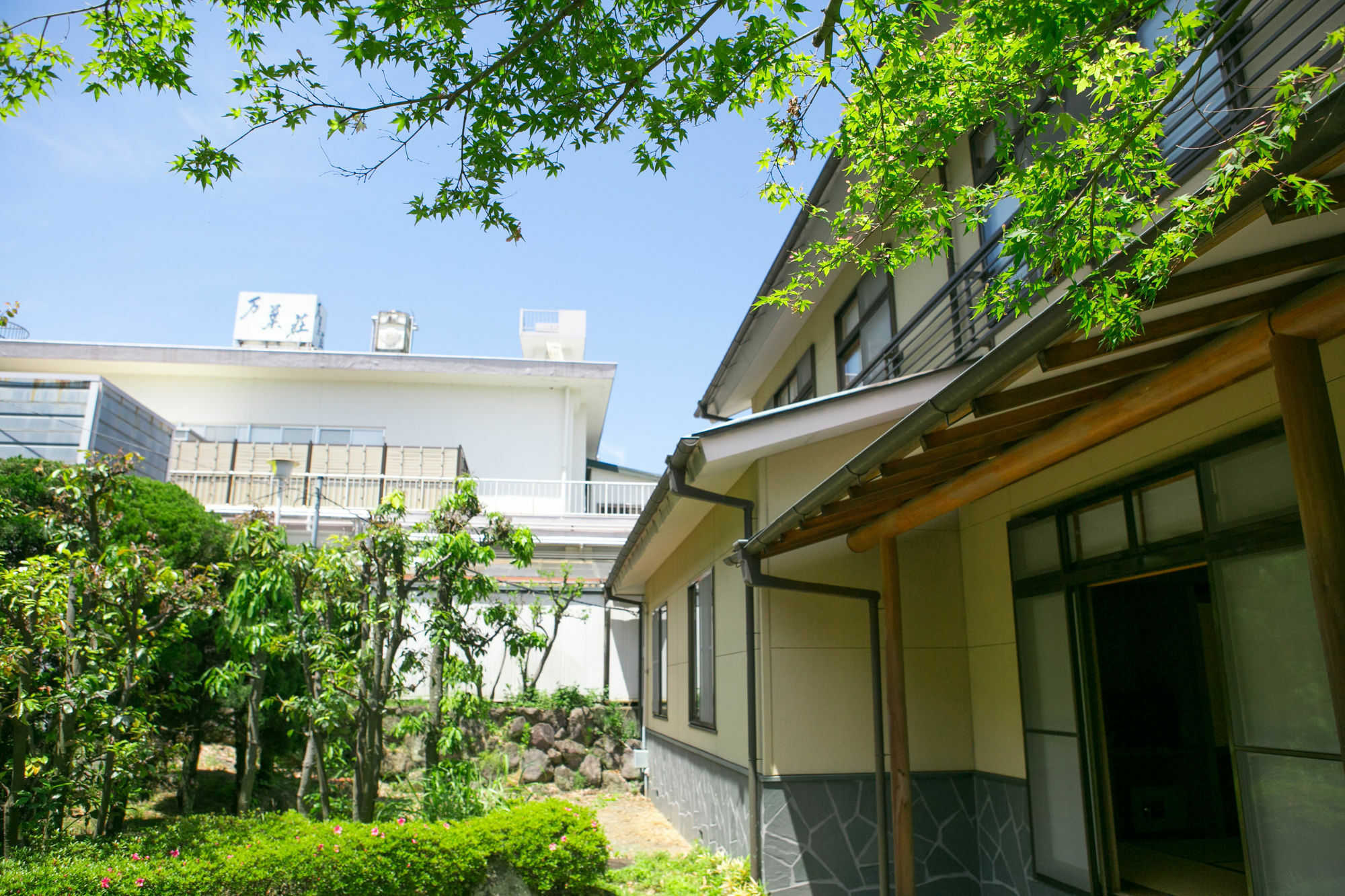 Yugawara-Onsen Manyoso Hotel Exterior foto
